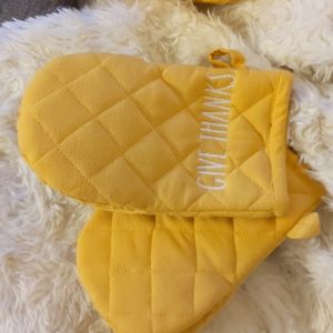 Rae Dunn give thanks (bundle)two 2 pks silicone mini oven mitts